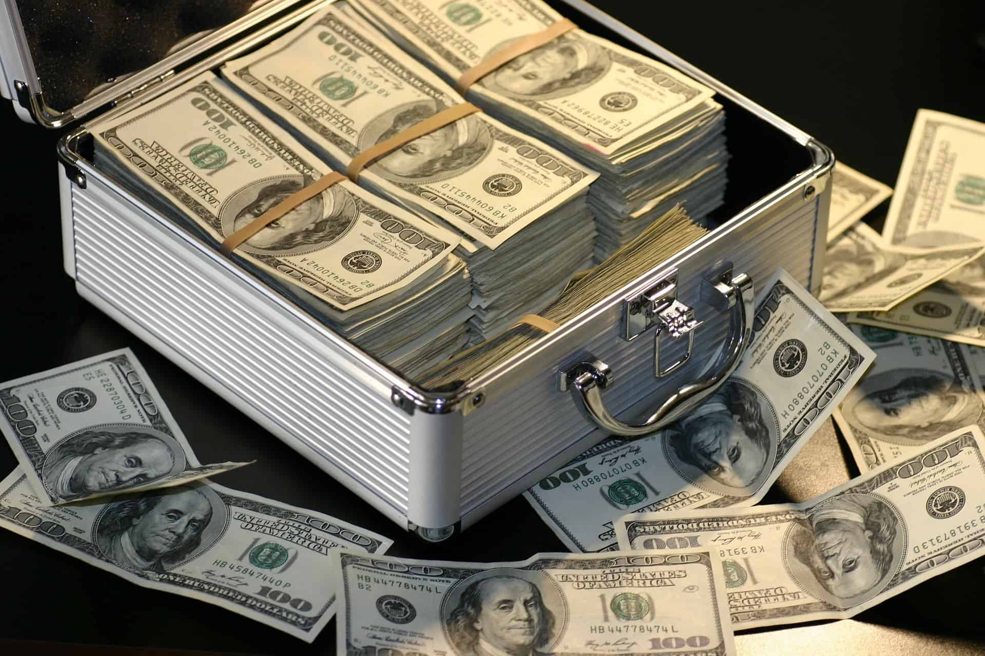wie viel geld gibt es auf der welt 2023